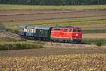 Unter sengender Hitze bringt die BR 2143 070 den Nostalgie Express  Leiser Berge  von Ernstbrunn nach Wien Praterstern.