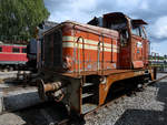 Dies ist eine im Jahre 1957 von Henschel an die Böhlerwerke gelieferte Diesellokomotive vom Typ DH240B.