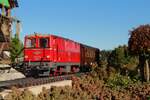 *Modell*
Mit dem abendlichen Personenzug von Brunn am Berg nach Garting f�hrt am 24.4.2026 die Nostalgielok 2095.11 kurz vor Garting ihrem Ziel entgegen.