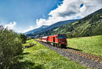 Der von der Vs 84 geschobene R 3318 (Zell am See - Krimml), fährt nahe der Haltestelle Vorstadl vorüber.