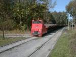 IRR,Dienstbahn,Dieselok Susi  beim rangieren mit leeren Kipplorenzug in Koblach(Steinbruch)am 15.10.01