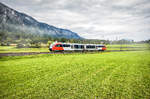 5022 024-1  ARNOLDSTEIN Dreiländereck  fährt als S4 4819 (Villach Hbf - Hermagor) zwischen Görtschach-Förolach und Pressegger See vorüber.