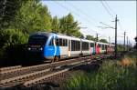 5022.045 sowie zwei weiter Triebwagen der Reihe 5022 wurden am 22.07.13 von Graz nach Wr.Neustadt berstellt.
Hier zu sehen auf der Neunkirchner-Allee.