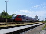 5022 007-6 erreicht als R5973 da Bahnhofsgebiet von Ried; 160527