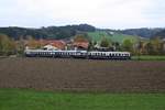 ÖSEK 5042.14 mit 5145.11 und 6645.02 als SR 16440 (Purgstall - Scheibbs) am 21.Oktober 2017 nahe der Haltestelle Sölling.