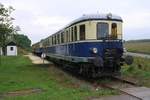 NF 14809 (Gänserndorf - Groß Schweinbarth), von der NLB 2143 070-7 gezogen und dem OSEK 5042.14 als letztes Fahrzeug, am 06.September 2020 in der Haltestelle Raggendorf.