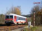 5047 089-7 als R 3471 von Attnang-Puchheim nach Ried im Innkreis am 12.11.2011 bei der Einfahrt in den Bahnhof Hausruck.