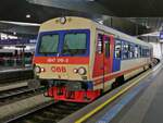 Dieseltriebzug 5047 010-3, in alter Farbgebung, stand im Hauptbahnhof Wien. 05.05.2026