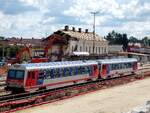 5047 082-2 und 060-8 als R71-3468 im Bhf.