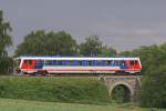 5047-046-7 am 2.6.2009 auf dem Weg von Waidhofen/Thaya nach Schwarzenau passiert das kleine Viadukt ber den Jasnitzbach.