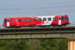 5047 090  Manfred  fhrt als R 2561 ber die Brcke des Entlastungsgerinnes von Marchegg nach Wien, am 30.04.2011.