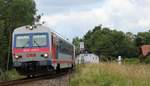 5047 076-4 auf der Strecke der Mattigtalbahn bei Km 36,8 auf der Fahrt Richtung Mattighofen knapp vor der Einmündung der Mattigtalbahn in die Innviertlerbahn.