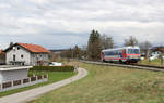 ÖBB 5047 061 hat zum Aufnahmezeitpunkt den Bahnhof Steindorf bei Straßwalchen mit Fahrtziel Braunau verlassen.
Aufgenommen am 5. April 2018.