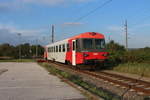 Als E6249 von Krems an der Donau nach Horn NÖ verlässt am 19.10.2020 der 5047 019 den Bahnhof Hadersdorf am Kamp in Richtung des malerischen Kamptals.