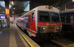 ÖBB 5047 056-6 als R 2580 nach Marchegg, am 15.08.2022 in Wien Hauptbahnhof.