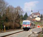 5047 076-4 und 5047 074-9 verlassen als REX 3187 den Bahnhof Aigen-Schlgl.