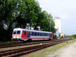 5047 071-5 ist als R3466 bei Ried i.I. unterwegs; 090426