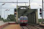 5047 053-3 als R 2564 (Wien Hbf. - Raasdorf) verlsst am 11.Mai 2014 die Hst. Wien Praterkai.