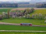 5047 075-6 durchstreift als R3475 die frühlingshafte Landschaft entlang der Hausruckbahn (nächst Oberbrunn)160423