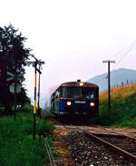 Uerdinger Schienenbuszug (ÖBB-Baureihe 5081) auf der ÖBB-Nebenbahn Launsdorf-Hochosterwitz-Hüttenberg.
Datum: 18.07.1986