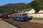Am Abend des 17.5.2026 wartet der 5081.55 im Bahnhof Selzthal auf die Weiterfahrt nach Fehring um  Die Highlander  von ihrem Vereinsausflug aus Schladming nach Hause zu bringen.
Trotz der N�he zur Erzbergbahn sah der Bahnhof Selzthal in der Einsatzzeit der Schienenbusse diese nicht planm��ig.