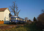 Am 23.11.2019 veranstaltete das Heizhaus Strasshof eine Abschiedsfahrt mit dem Triebwagen 5145.014 auf den zur Einstellung des Personenverkehrs vorgesehenen Strecken des Groß Schweinbarther Kreuzes. Hier der Triebwagen bei der Ausfahrt aus Bockfließ.