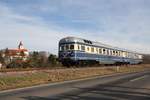 ÖSEK 5145.11 mit Steuerwagen 6645.02 am 10.Dezember 2016 als SR 17334 bei Pfaffendorf.