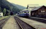 5146.206-7 steht im Juni 1987 abfahrbereit im Bahnhof Türnitz. Die ca. 10 km lange Strecke nach Freiland wurde 2001 stillgelegt, inzwischen verläuft auf der Trasse ein Radweg.