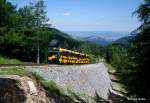 Schneebergbahn Triebwagen Salamander auf Bergfahrt, Zahnradbahn Puchberg - Hochschneeberg, Schmalspurbahn 1.000mm, fotografiert bei Baumgartner am 11.07.2003 --> Der Dieseltriebzug besteht aus
