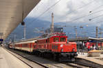 Und weil es so schön war, die ÖBB 1020 018-6 macht in Innsbruck Mittagspause.