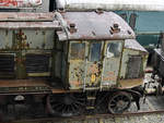 Blick in den nicht öffentlich zugänglichen Bereich des Lokparks Ampflwang, hier zu sehen der Führerstand der Elektrolokomotive 1073.08. (August 2020)