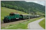Sdz R 16431, gezogen von 1100.102, von Wien nach M�rzzuschlag am 1.6.2008 bei der Talfahrt der Semmering S�drampe kurz nach Spital am Semmering aufgenommen. Leider zu sp�t gesehen, der Strommasten, der genau hinter der Lok ist.