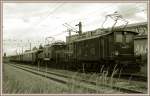 F�r die Tour O 22 der �BB Nostalgie wurden am 1.7.2006 die beiden Maschinen 1100.102 und 1145.02 herangezogen. Das Bild zeigt den Sonderzug R 16409 von Wien nach M�rzzuschlag, kurz vor der Durchfahrt der S-Bahnstation Atzgersdorf-Mauer.