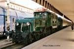 1100.102, am 08.M�rz 2003 mit einem Sonderzug in Wien Westbahnhof