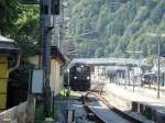 1245.04 f�hrt mit ihrem w�chentlichen Sonderzug am 25.8.09 aus dem Bahnhof Zell am See aus