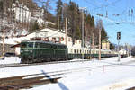 Nach längerer Stehzeit,durch die vielen Reisenden aus Ungarn,verlässt 1010.10 mit SZ-14196 am 27.1.18 den Bhf.Semmering.