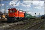E-Loks 1245 525 und 1010.10 fahren mit einem Personenleerzug von Wien Sd nach Zeltweg.Morgen wird es zwei Dampfsonderfahrten geben wo diese beiden Loks nachschieben werden.