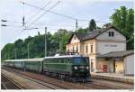 1010.10 mit dem Sonderzug E16208 von Wien/FJB nach Admont; hier in Kritzendorf, 29.5.2010.