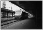 Geschichte ;-( : 1012 003 steht im Herbst 2000 auf Gleis 1 im Bahnhof Kufstein und wartet auf die nächste Rola-Leistung zum Brennersee.