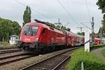 Am 12.08.2016 bespannte 1016 004 einen REX (Feldkirch - Lindau Hbf), als sie über den Bahndamm in Lindau gen Zielbahnhof fuhr.