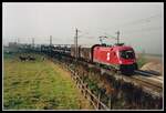 1016 025 mit Güterzug bei Preg am 16.10.2001.