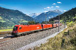 1116 183-5 und 1016 047-3 durchfahren mit einem Erzzug in Richtung Schwarzach-St. Veit, den ehemaligen Bahnhof Angertal.
Aufgenommen am 30.8.2017.