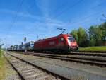 1016 017-6 durchfährt mit Schüttgutcontainerzug den Bhf. Timelkam in Richtung Linz; 190609