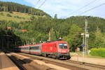 1016 006 mit IC in Richtung Mürzzuschlag am 08.09.2015 im Bahnhof Breitenstein. 