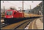1016 017 mit Güterzug in Bruck an der Mur am 22.01.2001.