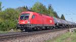 �BB Taurus 1016 011 mit einem Kesselwagenzug in Freilassing, am 24. April 2026.