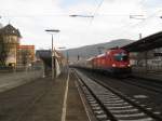 1016-015-2 mit EC 113 von Frankfurt(Main)Hbf nach Klagenfurt Hbf mit Kurswagen nach Zagreb(leider werden sie seit dem Fahrplanwechsel mit BB-Wagen gebildet).Am 14.12.08 bei der einfahrt in Weinheim.