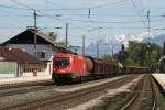 1016 017 mit einem Gterzug am 25.04.2009 in Brixlegg.