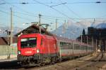 Die BB 1016 009 fhrt mit einem OIC nach Innsbruck. Brixlegg 19.11.11