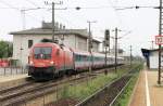 1016 046-3 mit BB IC 692 „auslandssemester-info.at“ Wien Westbf. – Salzburg – Klagenfurt fhrt in Wien Htteldorf ab; 21.07.2012 